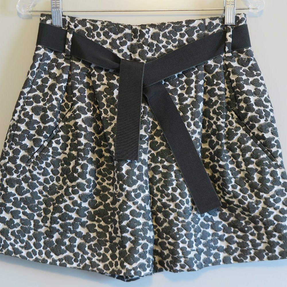 NWT Escada Sport Sepia Green Animal Print Jacquard Hi-Waist Belt Shorts Size 34